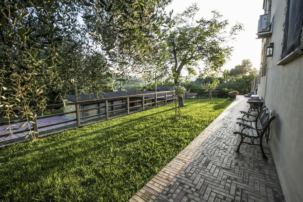 Agriturismo Col Morino Bed & Breakfast Pineto Exterior photo