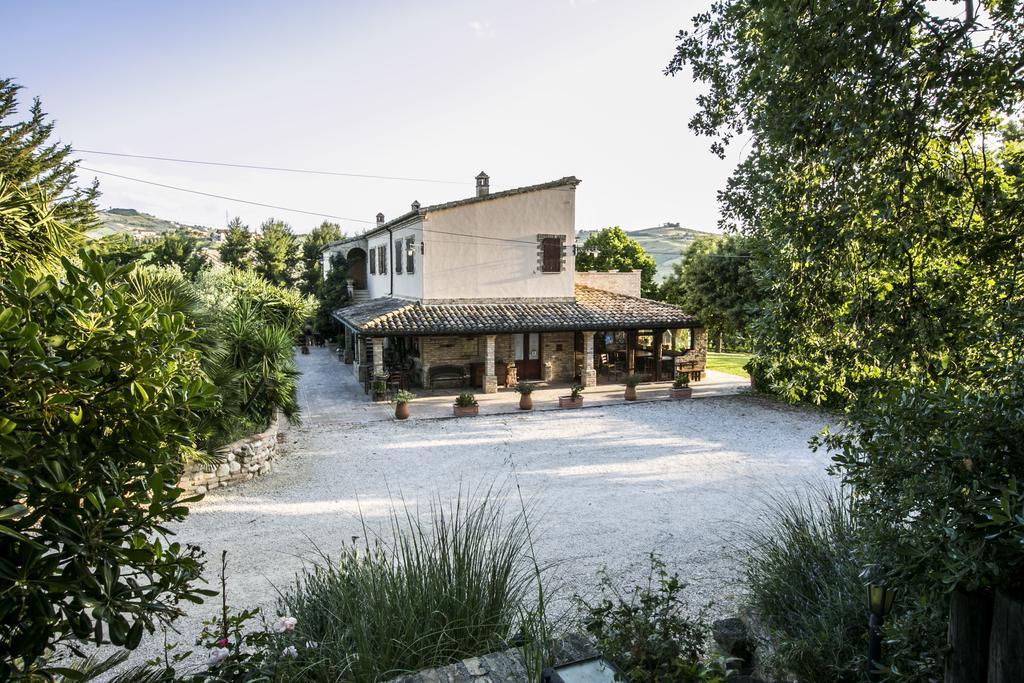 Agriturismo Col Morino Bed & Breakfast Pineto Exterior photo